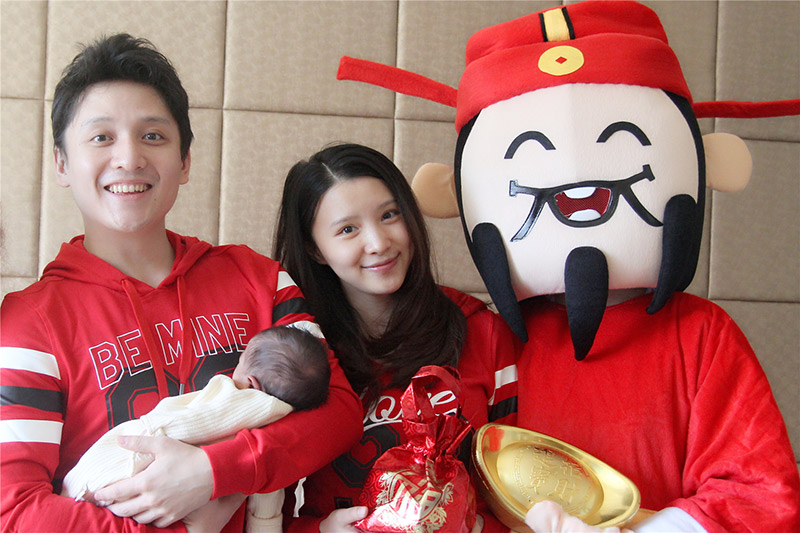 百克力张杨果而在优艾贝度“蜜月” 百克力张杨果而在优艾贝度“蜜月”
